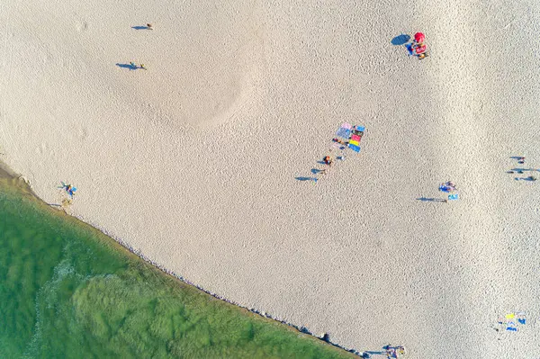 Pohled Shora Letecký Pohled Smaragdové Transparentní Moře Pláží Deštníky Turisty — Stock fotografie