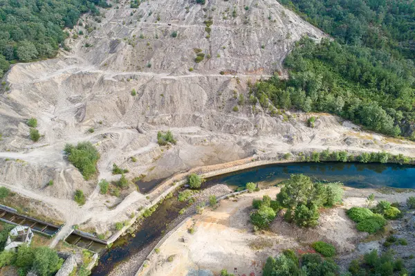 Kuzey Portekiz 'de terk edilmiş tungsten yüzey madeni