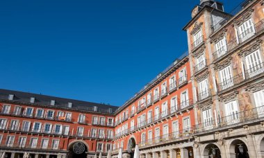 Madrid, İspanya 'daki ana meydanın bir kısmının görüntüsü. Turizm