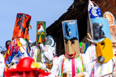 Esgos 'taki geleneksel karnaval maskesi Felos' tur. Entroido, Ourense ilinde. Galiçya, İspanya