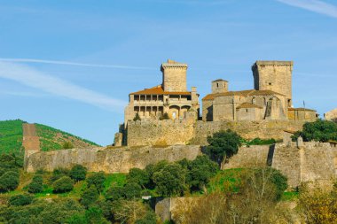 Ortaçağ Monterrei kalesi, Ourense vilayeti. Galiçya. İspanya