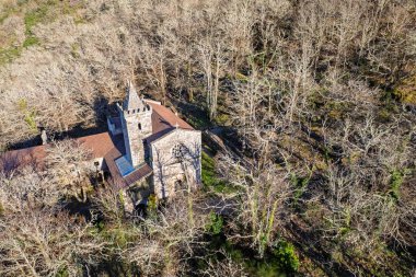 Noel Baba Cristina de Ribas de Sil 'in Ortaçağ Manastırı. Hava aracı görüntüsü. Ribeira Sacra. Galiçya, İspanya