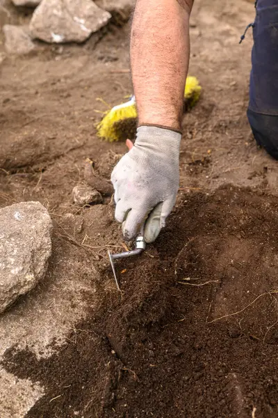 Keşif Araçlarıyla Eylem Alanı Sahnesi Arkeolojisi