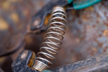 Paslı Araca Metal Yayının Macro Çekimi