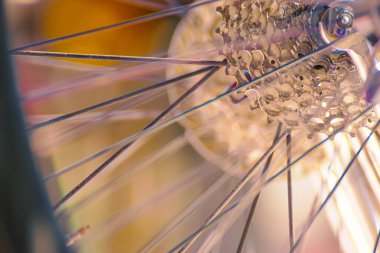 Bir bisiklet şanzımanının soyut makrosu. Bir makinenin karmaşık geometrisini kavra.