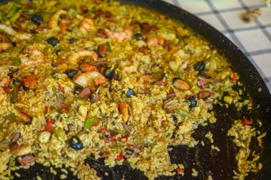 Deniz ürünleri ve pirinç ziyafeti, İspanyol mutfağı lezzeti. Bir Mutfak Deniz Ürünleri Lezzeti