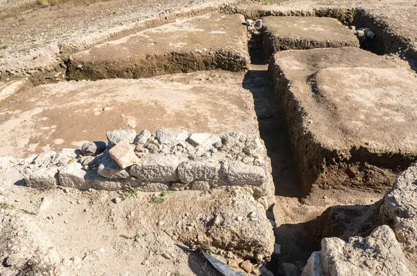 Arkeolojinin sabırlı çalışması, geçmiş uygarlık tarihi konseptinin detaylarını gözler önüne seriyor.