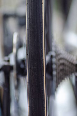 Yan Duvar Harfli Yepyeni Lastik