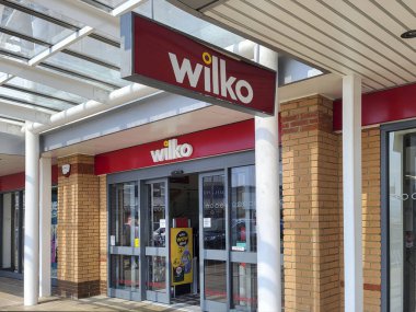Llanelli, İngiltere: 17 Ağustos 2023: Wilko Hırdavat Dükkanı. Wilkinson Hırdavat Ltd., Wilko Ltd ve Wilko.com Ltd. Bir alıcı bulunana kadar hepsi yönetime geçecek..