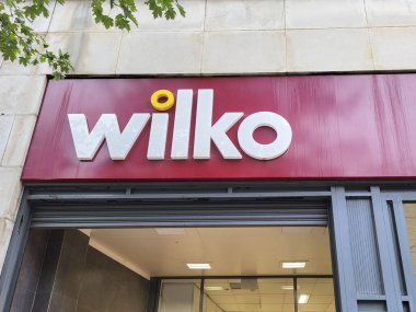 Swansea, İngiltere: 18 Ağustos 2023: Wilko Hırdavat Dükkanı. Wilkinson Hırdavat Ltd., Wilko Ltd ve Wilko.com Ltd. Bir alıcı bulunana kadar hepsi yönetime geçecek..