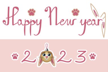 Yeni yıl kartını pembe tonlarda, el yazısıyla yazılmış metinlerle, tavşan şeklinde bir Noel topuyla, arka planda tavşan pençeleri ve kulaklarıyla taşıyın..