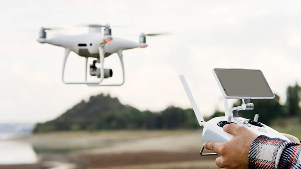 Drone Quadcopter Con Cámara Digital —  Fotos de Stock