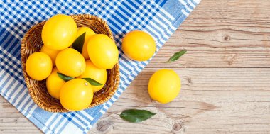 Limon yığını. limon konsepti, narenciye konsepti