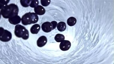 Taze yaban mersini girdabı. Film, yavaş çekim 1000 fp. Yüksek kaliteli FullHD görüntüler