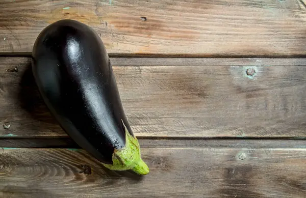 Fresh Ripe Eggplant Wooden Background — Stock Photo, Image
