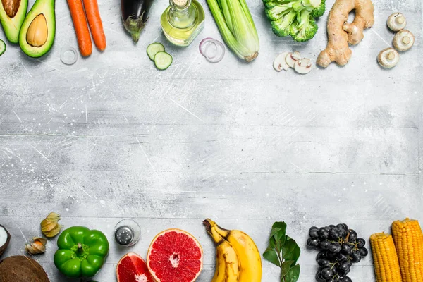 Comida Saludable Variedad Frutas Verduras Orgánicas Sobre Fondo Rústico — Foto de Stock