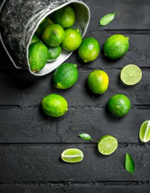 Taze limon kova. Rustik arka plan üzerinde