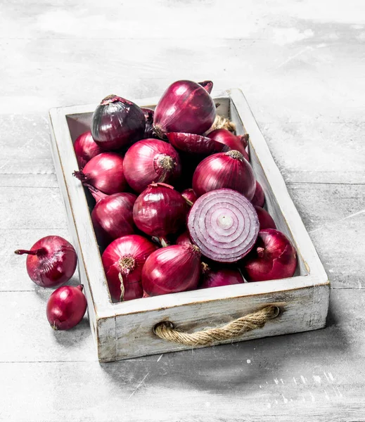 Red Onion Whole Sliced Tray Rustic Background — Stock Photo, Image
