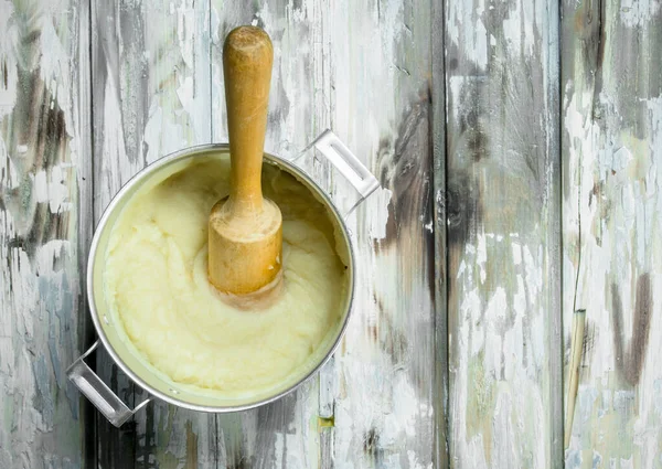 Aardappelpuree Een Pot Een Rustieke Achtergrond — Stockfoto