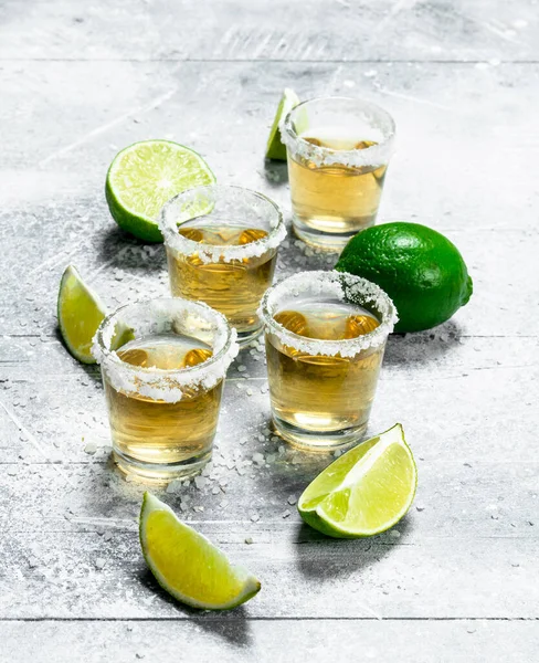 Tequila Mésszel Ékek Rusztikus Háttér — Stock Fotó