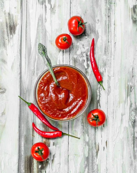 Tomato Sauce Bowl Spoon Hot Red Pepper White Wooden Background — Stock Photo, Image