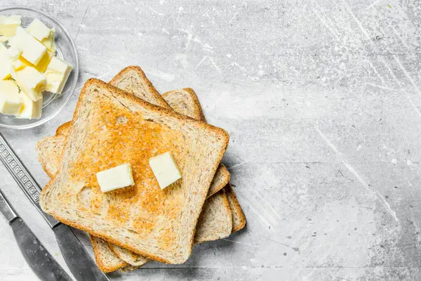 Πρωινό Φρυγανισμένο Ψωμί Και Βούτυρο Φόντο Για Ρουστίκ — Φωτογραφία Αρχείου