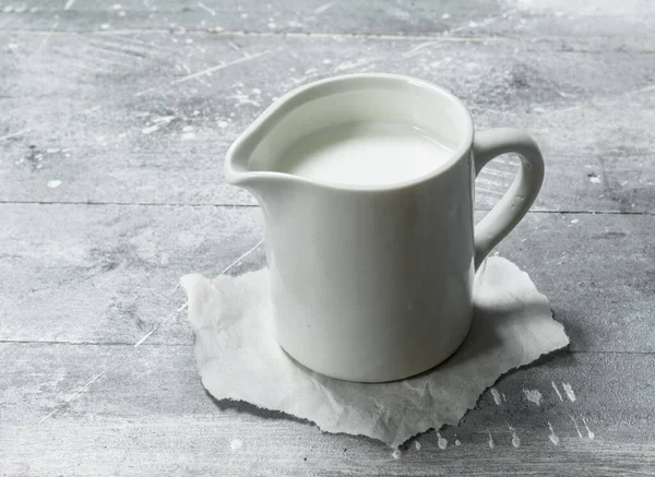 Mléko Šálku Papíře Rustikální Pozadí — Stock fotografie
