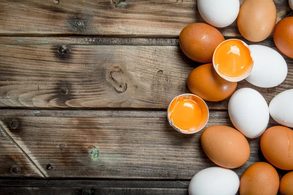 Huevos Pollo Frescos Sobre Fondo Madera —  Fotos de Stock
