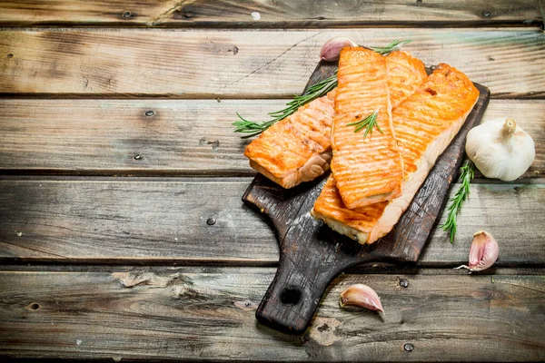 Grilled Salmon Fillet Garlic Rosemary Wooden Background — Stock Photo, Image