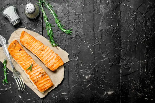 Grilled Salmon Fillet Rosemary Spices Black Rustic Background — Stock Photo, Image