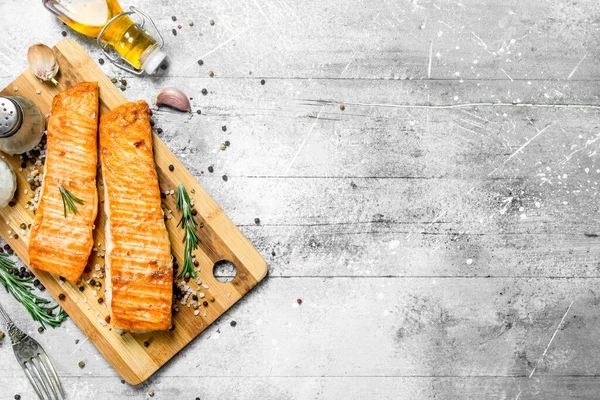 Grilled Salmon Fillet Spices Rosemary Branches Rustic Background — Stock Photo, Image