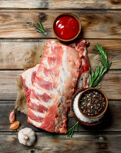 Raw Ribs Spices Rosemary Wooden Background — Stock Photo, Image