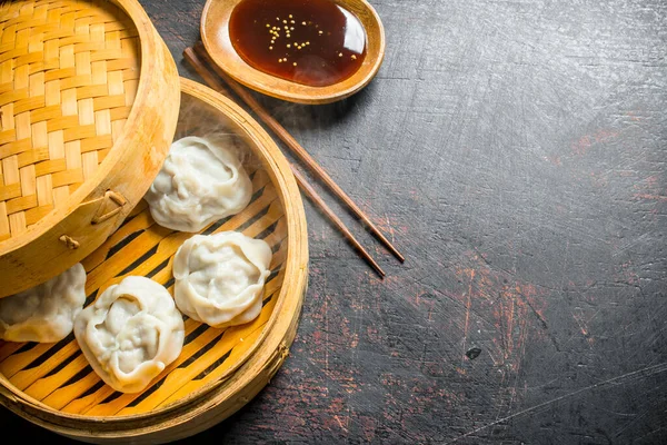 Hot Aromatic Manta Dumplings Bamboo Steamer Soy Sauce Dark Rustic — Stock Photo, Image