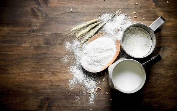 Flour Milk Jug Spikelets Wooden Background — Stock Photo, Image