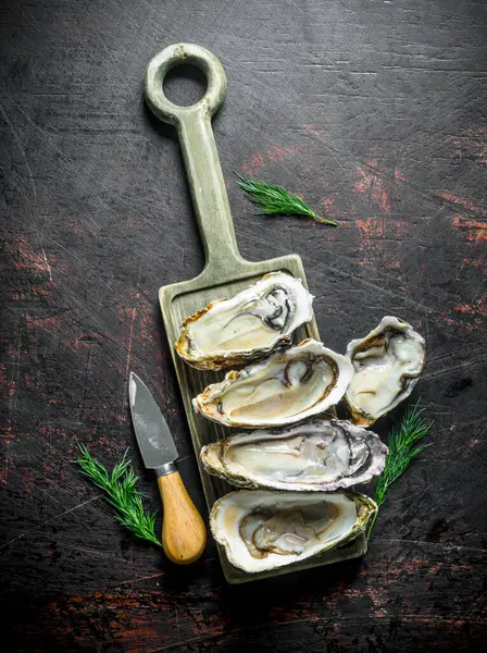 Seafood Raw Opened Oysters Cutting Board Dark Rustic Background — Stock Photo, Image