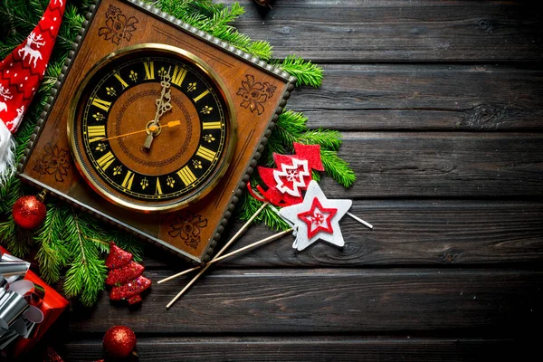 Old Clock Christmas Decorations Fir Branches Dark Wooden Background — Stock Photo, Image
