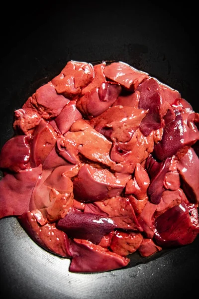 Pieces Raw Liver Saucepan Macro Background Top View High Quality — Fotografia de Stock