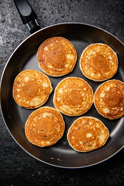 Homemade Pancakes Frying Pan Black Background High Quality Photo — Foto de Stock