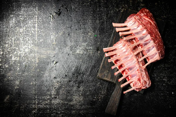 Raw Rack Lamb Cutting Board Table Black Background High Quality — Stock Photo, Image