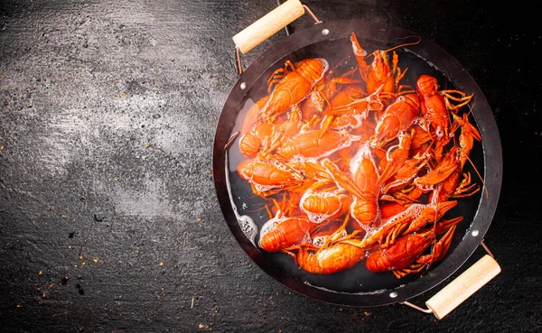 Boiled Crayfish Pot Hot Steam Black Background High Quality Photo — Fotografia de Stock