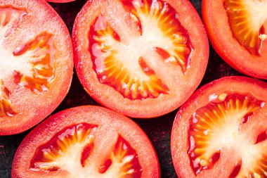 Yuvarlak bir domates parçası. Makro arka plan. Domates dokusu. Yüksek kalite fotoğraf