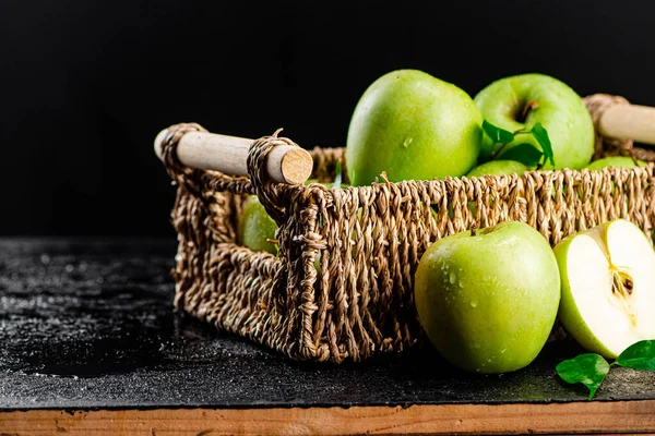 Fresh Green Apples Basket Black Background High Quality Photo — стоковое фото