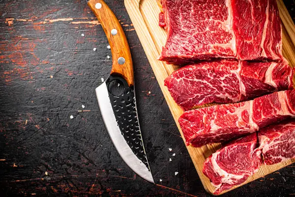 Beef Raw Cut Cutting Board Rustic Dark Background High Quality — ストック写真
