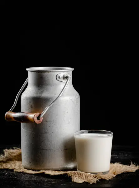 Rustic Milk Can Glass Table Black Background High Quality Photo — Stock Photo, Image