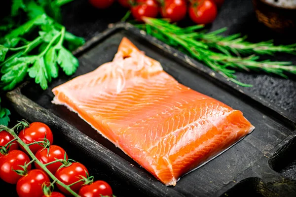 Salted Salmon Greens Tomatoes Cutting Board Black Background High Quality — ストック写真