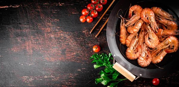 Cooked Shrimp Saucepan Parsley Tomatoes Rustic Dark Background High Quality Image En Vente