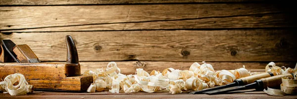 Planer Wooden Shavings Table Wooden Background High Quality Photo — Stockfoto