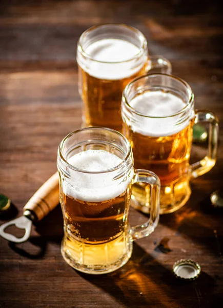 Glasses Fresh Beer Wooden Background — Stock Photo, Image