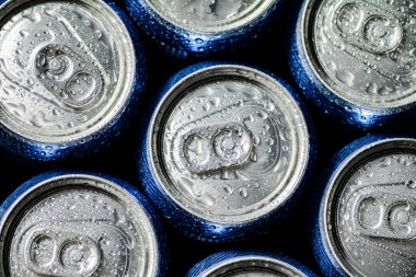 Teneke kutu taze bira. Konsept atış.