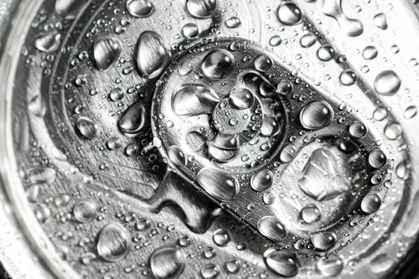 Bierblikken Dop Met Waterdruppels Conceptschot — Stockfoto